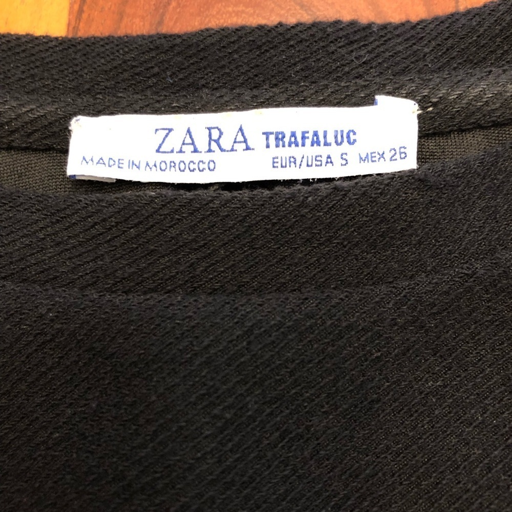 ZARA Black Minimalist Contemporary Relaxed Fit Long Sleeves Belted Midi Dress. - Picture 4 of 16
